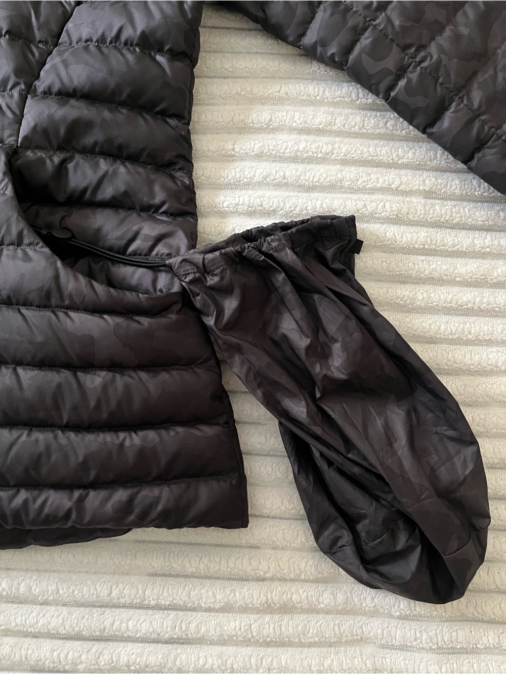 Lululemon Camo Puffer Jacket - Picture 7 of 12